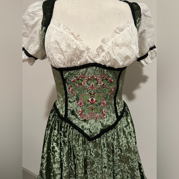 Dolls Kill Beer Maiden Costume - Picture 3 of 7